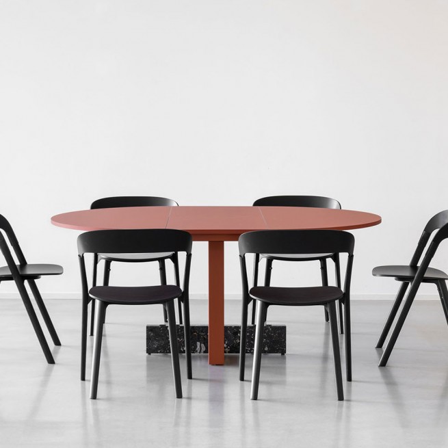 Masa pentru uz comercial Magis Pied-à-terre